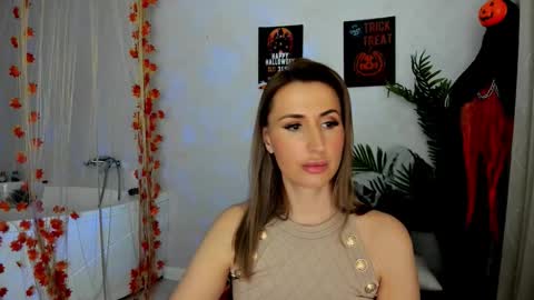 Snapshot of goldenlighte chatting on 11/05/25, 11:21 Olivia online show from 11/05/25, 11:21