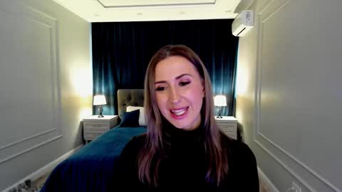 Snapshot of goldenlighte chatting on 11/20/25, 05:07 Olivia online show from 11/20/25, 05:07