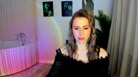 Snapshot of goldenlighte chatting on 11/29/25, 04:15 Olivia online show from 11/29/25, 04:15