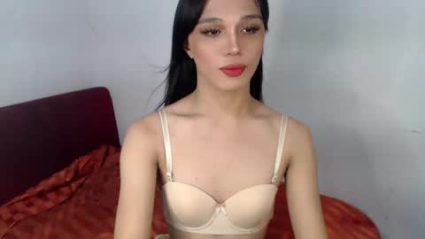 Lily is Gold online show from 02/16/25, 03:04