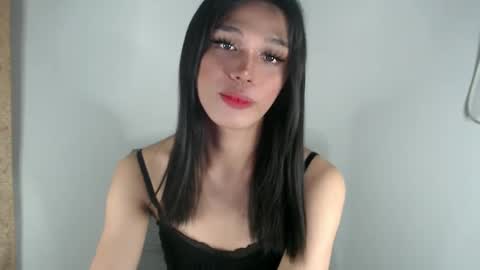 Lily is Gold online show from 02/28/25, 07:37