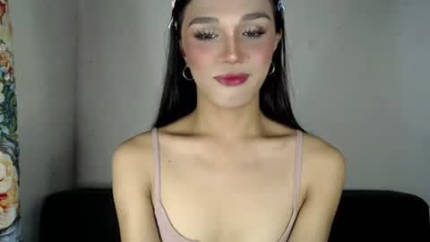 Snapshot of goldenlily69 chatting on 07/14/26, 11:05 Lily is Gold online show from 07/14/26, 11:05