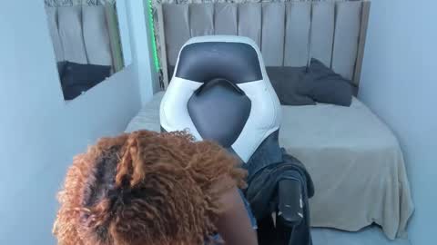 Moon  online show from 03/24/26, 01:21