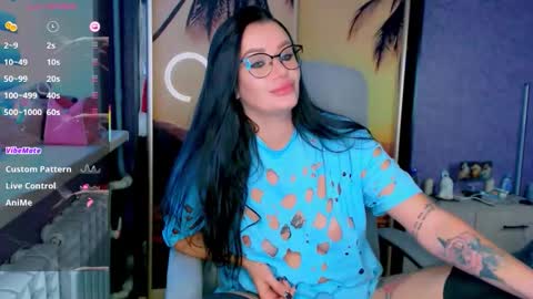 Snapshot of goldenwitchx chatting on 10/24/25, 07:05 Polina online show from 10/24/25, 07:05