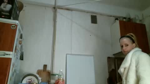 Christie online show from 11/18/25, 04:33