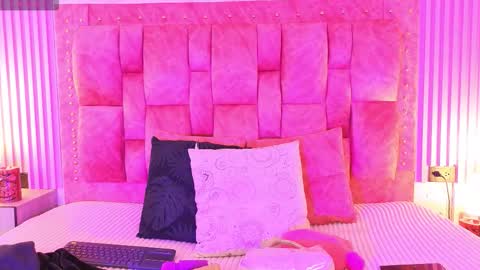 goldilockss15 online show from 10/07/25, 03:14