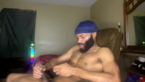 Snapshot of goldmouth_85 chatting on 02/23/25, 05:01 Goldmouth 85 online show from 02/23/25, 05:01