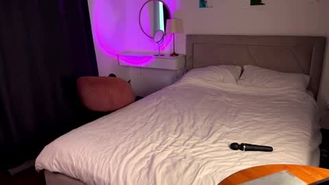 Snapshot of goldydee chatting on 11/12/25, 10:04 Dee online show from 11/12/25, 10:04