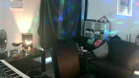 Snapshot of goldyguy011 chatting on 11/07/25, 07:52 goldyguy011 online show from 11/07/25, 07:52