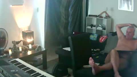 Snapshot of goldyguy011 chatting on 12/03/25, 02:08 goldyguy011 online show from 12/03/25, 02:08