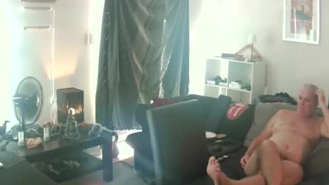 Snapshot of goldyguy011 chatting on 12/18/25, 11:11 goldyguy011 online show from 12/18/25, 11:11