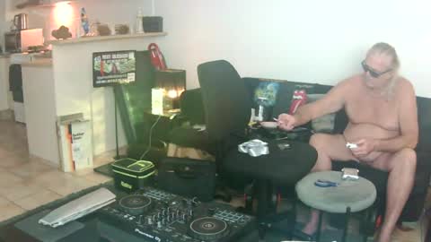 Snapshot of goldyguy011 chatting on 06/15/26, 06:59 goldyguy011 online show from 06/15/26, 06:59