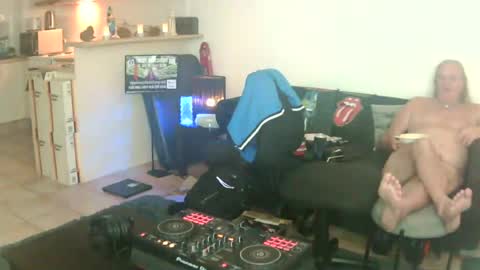 Snapshot of goldyguy011 chatting on 06/25/26, 06:18 goldyguy011 online show from 06/25/26, 06:18