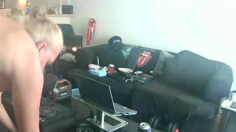 Snapshot of goldyguy011 chatting on 07/14/26, 02:05 goldyguy011 online show from 07/14/26, 02:05