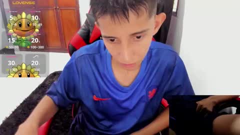 Snapshot of gomitaboy_1 chatting on 10/16/25, 07:15 angel black online show from 10/16/25, 07:15