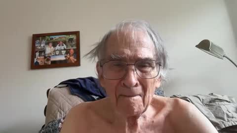 Sweet old guy online show from 05/27/26, 06:49