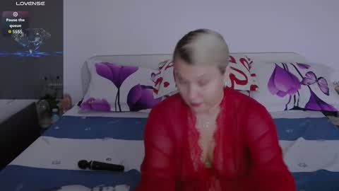 Snapshot of goodluckangel chatting on 11/04/25, 07:29 Elysa online show from 11/04/25, 07:29