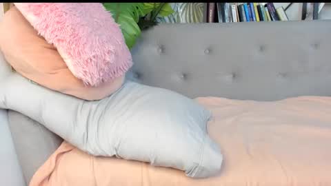 Dominique online show from 10/09/25, 02:53