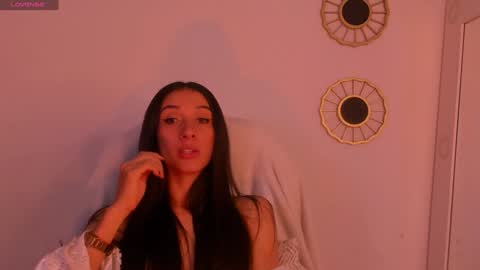 Snapshot of gorgeous_brunette chatting on 12/10/24, 09:33 Rose online show from 12/10/24, 09:33