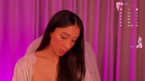 Snapshot of gorgeous_brunette chatting on 01/29/25, 08:18 Rose online show from 01/29/25, 08:18