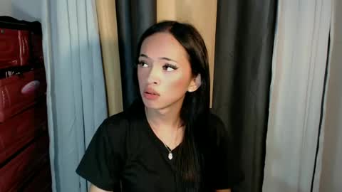 Snapshot of gorgeous_celestine chatting on 06/18/26, 09:36 tine online show from 06/18/26, 09:36