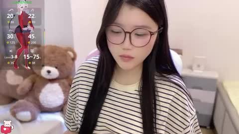 Snapshot of gorgeous_girl33 chatting on 03/04/26, 01:00 gorgeous girl33 online show from 03/04/26, 01:00