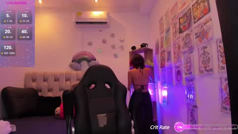 Snapshot of gorgeous_t chatting on 01/27/25, 08:07 i am Jessi I love animals and drawing I hope to get along with everyone. XOXO online show from 01/27/25, 08:07