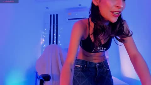 i am Jessi  I love animals and drawing I hope to get along with everyone. XOXO online show from 02/10/26, 08:24