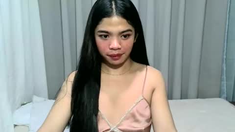 gorgeouspinay_gwen online show from 03/19/26, 04:11