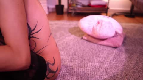 sophie  Special celebration a the beach 300k followers 3011 and 0112   online show from 01/09/25, 11:13