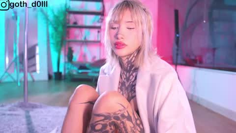 sophie  Special celebration a the beach 300k followers 3011 and 0112   online show from 02/24/25, 10:14