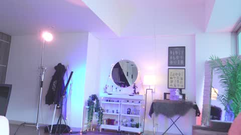 sophie  Special celebration a the beach 300k followers 3011 and 0112   online show from 12/20/25, 08:16