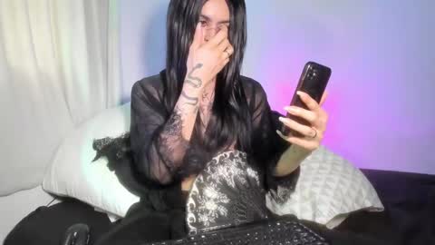 Snapshot of goth_ru chatting on 03/04/25, 07:43 Russ online show from 03/04/25, 07:43