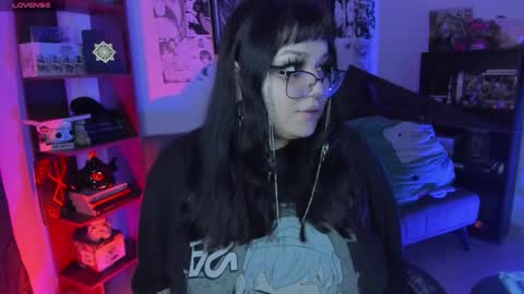 Snapshot of goth_stein chatting on 11/20/25, 02:34 Engel Please help me to reach 50 thumbs up online show from 11/20/25, 02:34