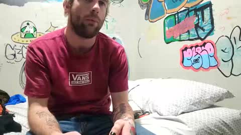 Snapshot of gothboityplz chatting on 11/18/25, 09:25 gothboityplz online show from 11/18/25, 09:25