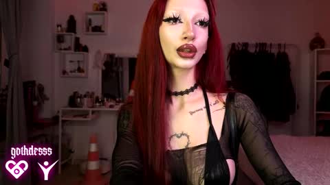 Snapshot of gothdesss chatting on 11/24/25, 04:34 online show from 11/24/25, 04:34