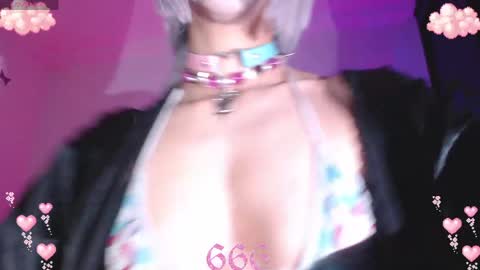 Snapshot of gothicute chatting on 04/29/26, 05:55 online show from 04/29/26, 05:55