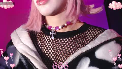 Snapshot of gothicute chatting on 05/02/26, 08:30 online show from 05/02/26, 08:30
