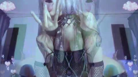 Snapshot of gothicute chatting on 05/12/26, 04:20 online show from 05/12/26, 04:20