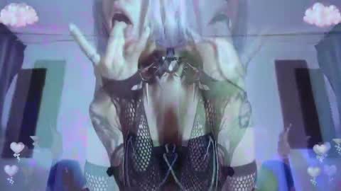 Snapshot of gothicute chatting on 05/23/26, 04:50 online show from 05/23/26, 04:50