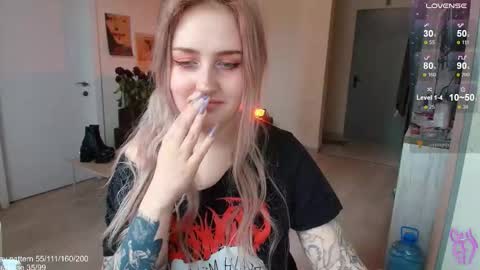 traumfrau Kira angel face devil eyes I SELL A LOT VIDEO IN GALLERY online show from 02/24/26, 09:29