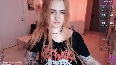Snapshot of gothkittys chatting on 04/30/26, 08:57 traumfrau Kira angel face devil eyes I SELL A LOT VIDEO IN GALLERY online show from 04/30/26, 08:57