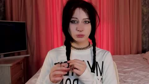 Snapshot of gothlovv chatting on 03/15/26, 08:42 gothlovv online show from 03/15/26, 08:42