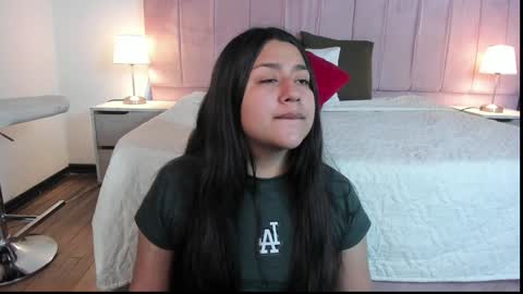 Snapshot of grace77_ chatting on 01/04/25, 11:33 Grace online show from 01/04/25, 11:33