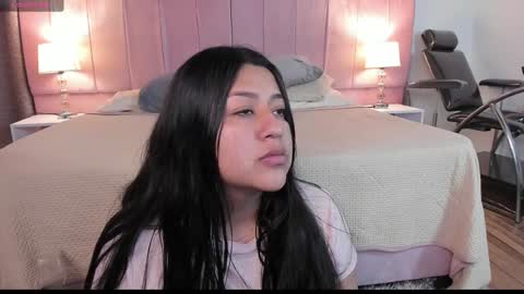 Snapshot of grace77_ chatting on 01/11/25, 11:45 Grace online show from 01/11/25, 11:45