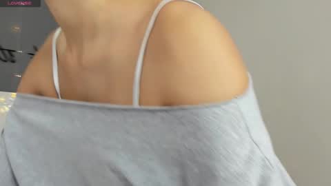 grace_louis online show from 12/15/25, 04:28