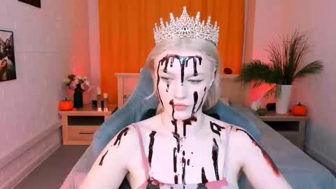 Grace Glamour online show from 10/31/25, 09:10