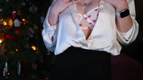 Snapshot of gracegreen chatting on 12/30/24, 10:53 I will be glad to see you 30 N 1800 - 2300 gmt3 online show from 12/30/24, 10:53