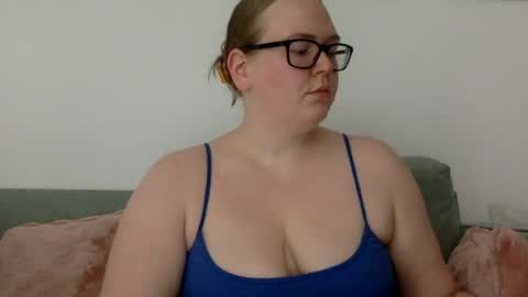 Snapshot of graceloves69 chatting on 07/18/26, 03:27 Grace Loves online show from 07/18/26, 03:27