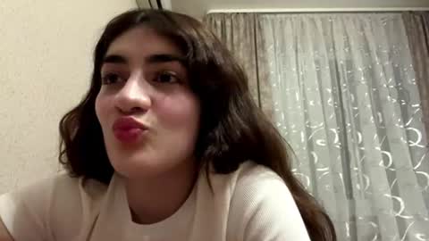 Snapshot of graciaweltha chatting on 08/06/26, 08:33 Rira online show from 08/06/26, 08:33